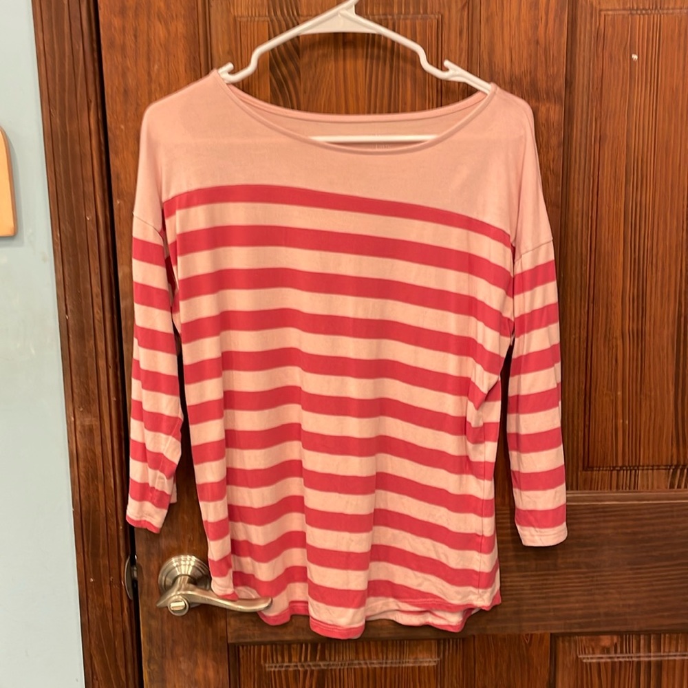 Ladies hot pink/ light pink striped 3/4 tee shirt